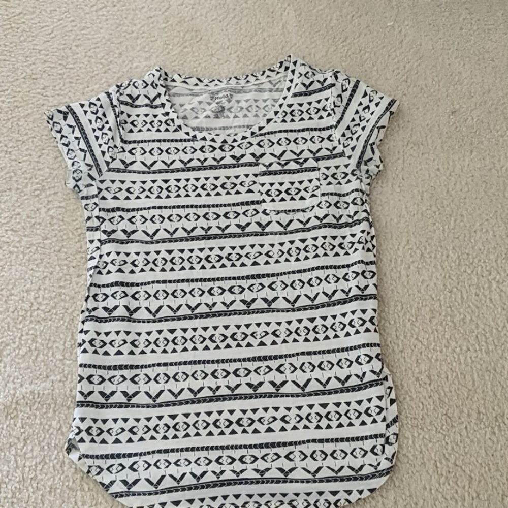 Mudd aztec t-shirt